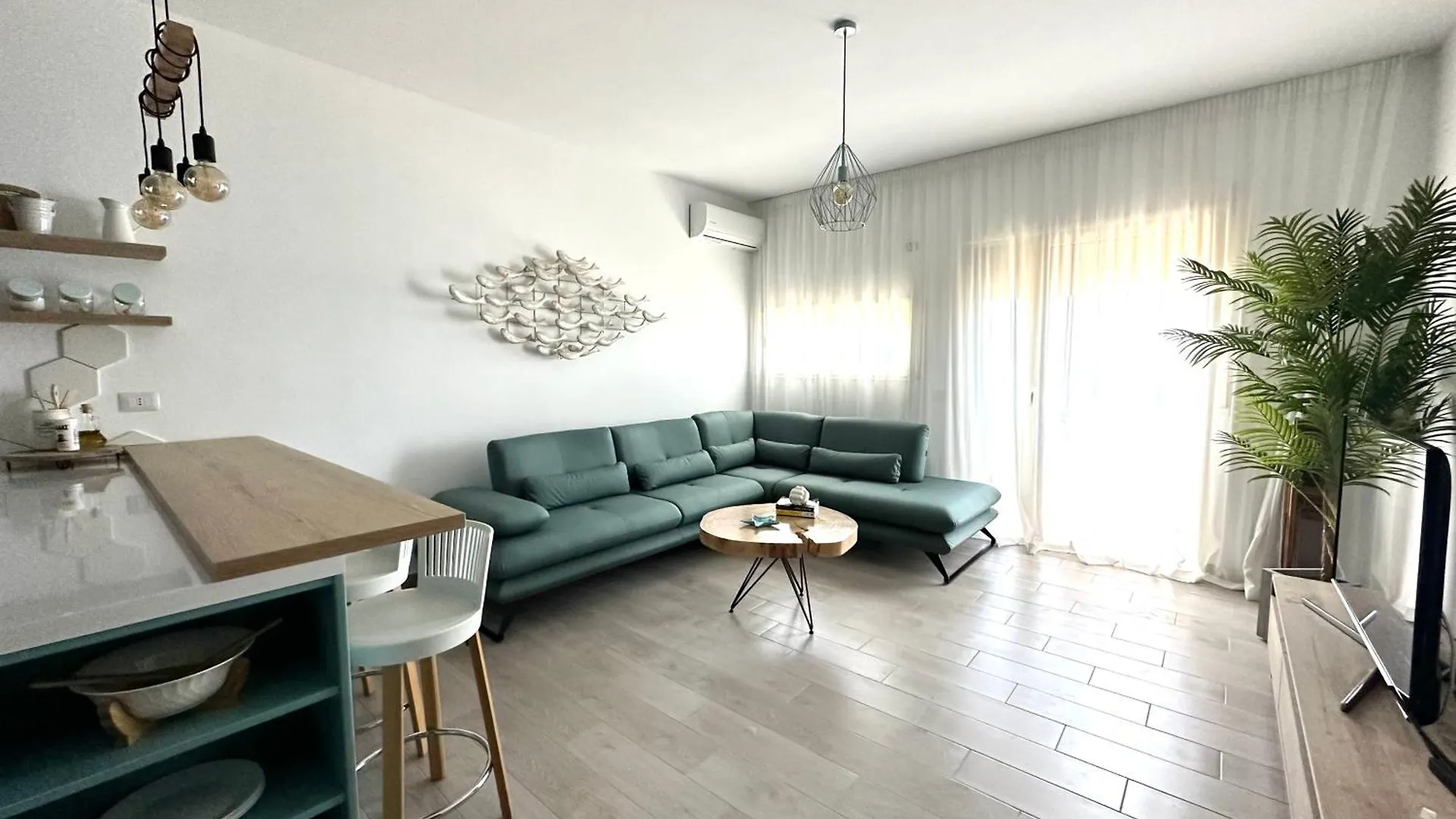 Sunny Hill Apartment فلورا
